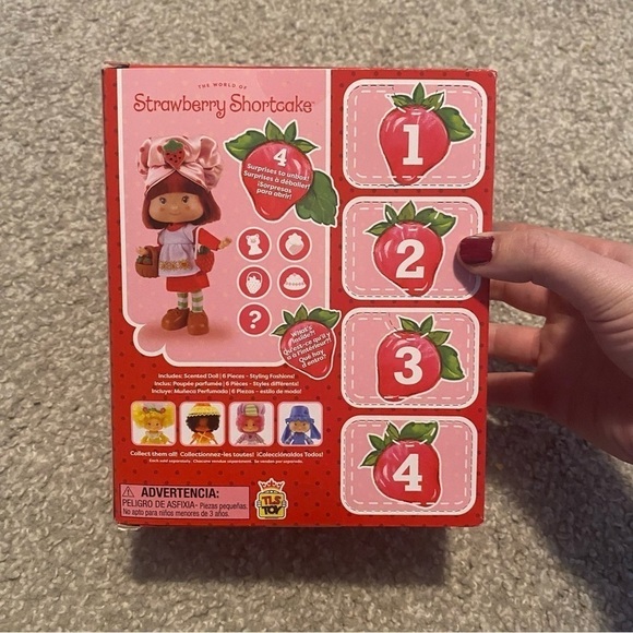 Strawberry Shortcake Scented Surprise Accessory Doll NEW Kids Toy - Picture 3 of 3
